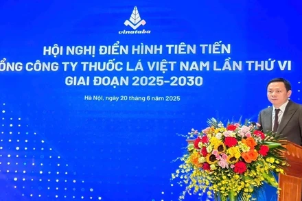 Chủ tịch Vinataba Hồ Lê Nghĩa phát biểu tại hội nghị.