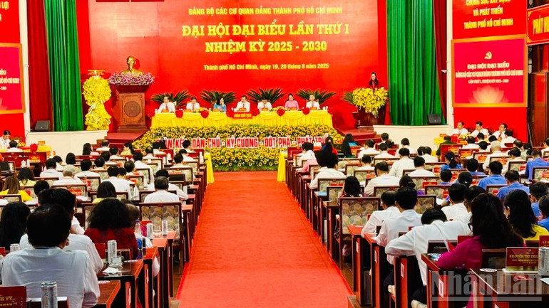 Đại hội triệu tập 281 đại biểu chính thức, đại diện cho 6.454 đảng viên từ 22 đảng bộ, chi bộ trực thuộc Đảng bộ. ndo_br_dai-hoi-6944.jpg