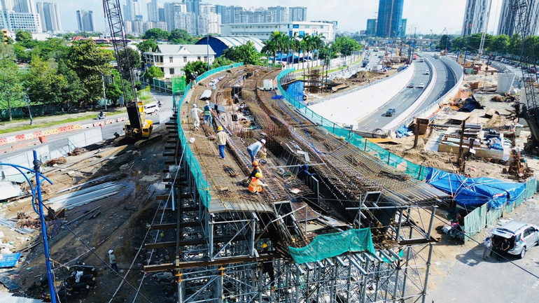 Thành phố sẽ tăng tốc giải ngân vốn đầu tư công, phấn đấu tỷ lệ giải ngân đạt 100% kế hoạch. z6995808441037-c4cbfa7d4090f7403c2e33699cb7c40e.jpg