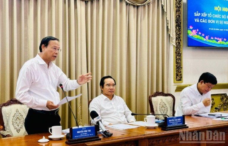 Đồng chí Nguyễn Văn Thọ, Phó Bí thư Tỉnh ủy, Chủ tịch Ủy ban nhân dân tỉnh Bà Rịa-Vũng Tàu phát biểu tại Hội nghị. ndo_br_z6710236049967-be8f6c8044b2d16d01bae29ce3d4a28c-4625.jpg