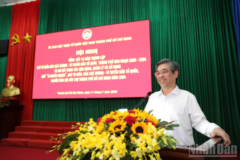 Đồng chí Nguyễn Phước Lộc, Chủ tịch Ủy ban Mặt trận Tổ quốc Việt Nam Thành phố Hồ Chí Minh phát biểu tại Hội nghị. ndo_br_dc-loc-6835.jpg