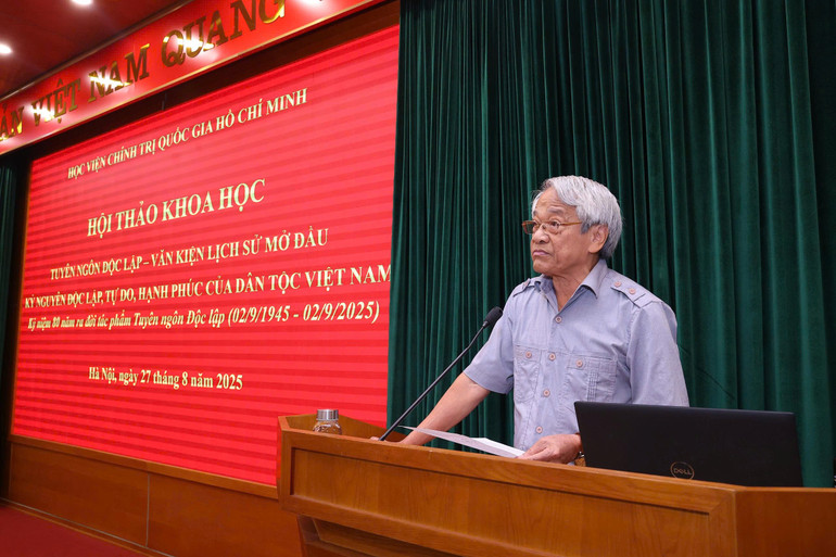 Đại biểu tham luận tại hội thảo gen-h-284.jpg
