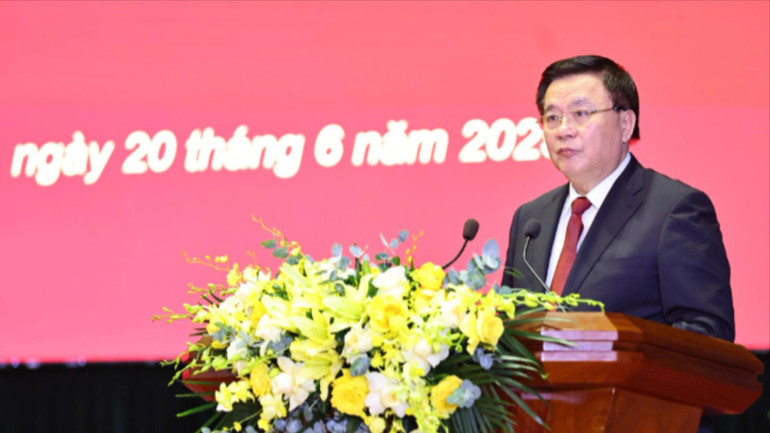 Đồng chí Nguyễn Xuân Thắng, Ủy viên Bộ Chính trị, Giám đốc Học viện Chính trị quốc gia Hồ Chí Minh, Chủ tịch Hội đồng Lý luận Trung ương phát biểu tại Lễ kỷ niệm 100 năm Ngày Báo chí Cách mạng Việt Nam tại Học viện Chính trị quốc gia Hồ Chí Minh. gen-h-21064-3759.jpg