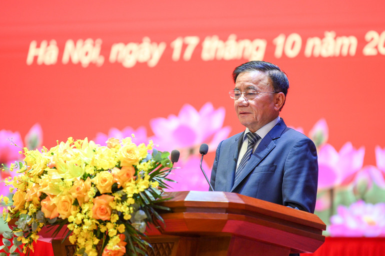 Komrad Tran Cam Tu, ahli Politburo, Ahli Tetap Sekretariat, memberi ucapan pada majlis itu. 07.jpg