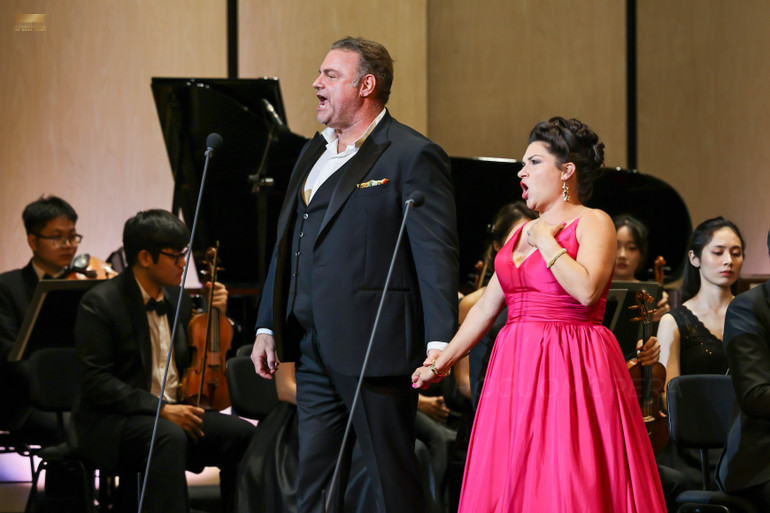 Nghệ sỹ opera nổi tiếng Kathryn Lewek và Joseph Calleja biểu diễn trong chương trình. 0s4a6241-25.jpg