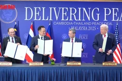 [Video] Thái Lan không kích khu vực biên giới tranh chấp với Campuchia 