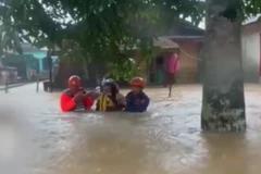 [Video] Số người thiệt mạng vì mưa lũ khắp Đông Nam Á tăng lên hơn 321 