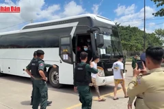 [Video] Campuchia bàn giao 59 công dân Hàn Quốc 