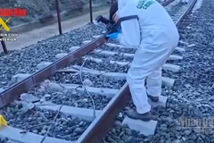 [Video] Tây Ban Nha: Mối nối đường ray bị hở trong vụ va chạm tàu cao tốc