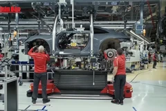 [Video] EU xem xét nới mục tiêu phát thải, cho phép xe xăng tồn tại sau 2035 