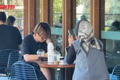 [Video] Australia bắt đầu áp dụng lệnh cấm mạng xã hội với trẻ em dưới 16 tuổi 