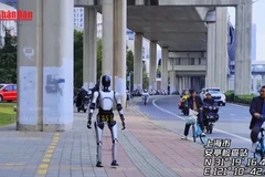 [Video] Robot hình người của Trung Quốc đi bộ 106km, lập kỷ lục thế giới 