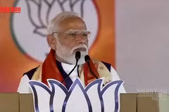 [Video] Thủ tướng Ấn Độ N. Modi kêu gọi người dân chi tiêu tiết kiệm 1 năm 