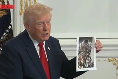 [Video] Mỹ dự kiến mở rộng lệnh cấm đi lại lên hơn 30 quốc gia