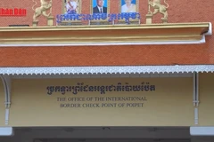 [Video] Thái Lan muốn hồi hương hàng nghìn công dân mắc kẹt tại Campuchia 