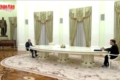 [Video] Tổng thống Pháp E. Macron muốn châu Âu nối lại đối thoại với Nga 