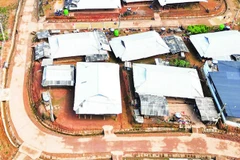 Tại nhiều bản vùng đồng bào dân tộc của Sơn La đã được đầu tư đường, điện, nước sinh hoạt, giúp người dân ổn định cuộc sống.