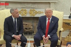 [Video] Tổng thống Mỹ D. Trump tăng thêm 10% thuế nhập khẩu với Canada 