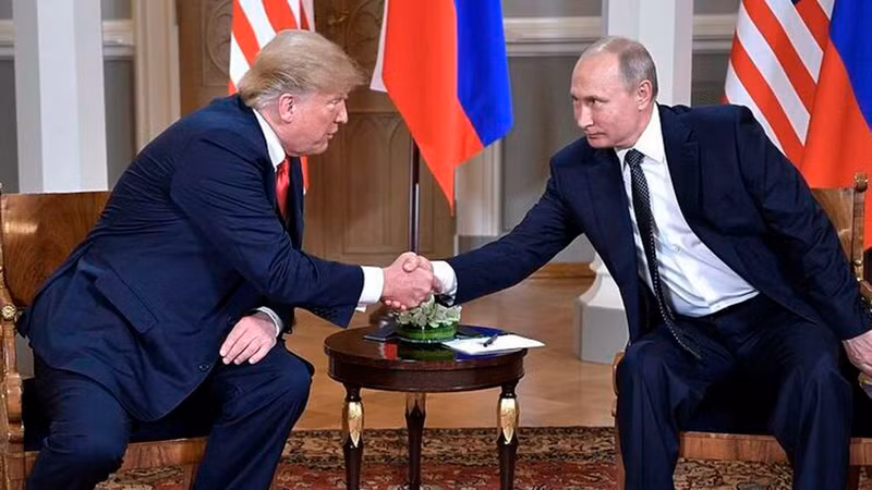 Tổng thống Nga Vladimir Putin (phải) và Tổng thống Mỹ Donald Trump. (Ảnh: KREMLIN.RU)