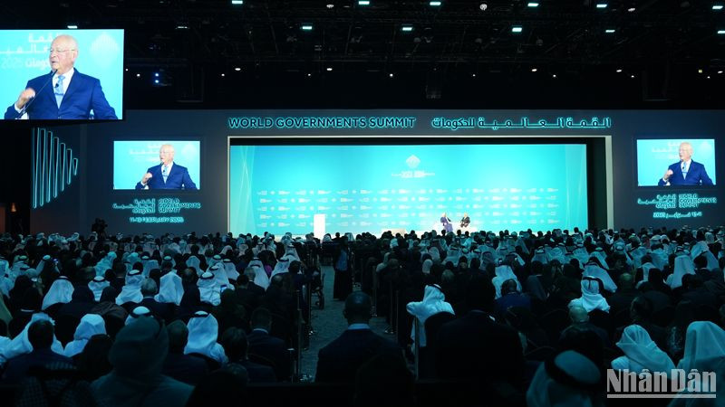 Giáo sư Klaus Schwab, Nhà sáng lập kiêm Chủ tịch điều hành WEF phát biểu. (Ảnh: NGUYỄN HOÀNG)