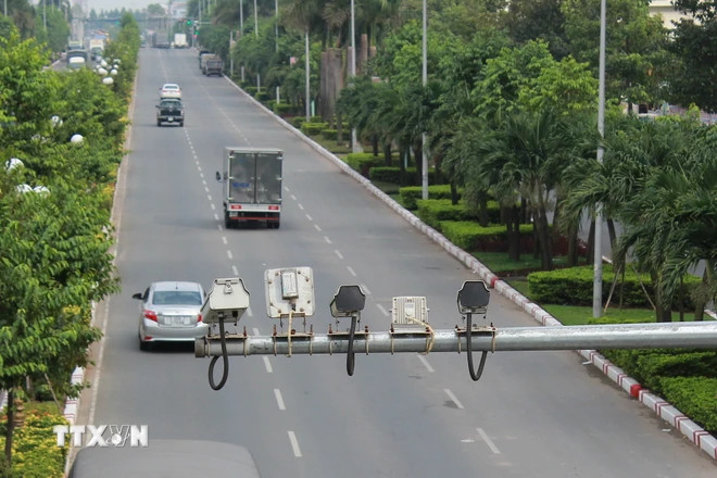 Các camera và máy đo tốc độ được gắn tại các trục đường, giao lộ. (Ảnh: TTXVN)