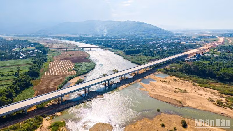 Cao tốc bắc-nam, đoạn Quảng Ngãi-Hoài Nhơn có chiều dài 88km.