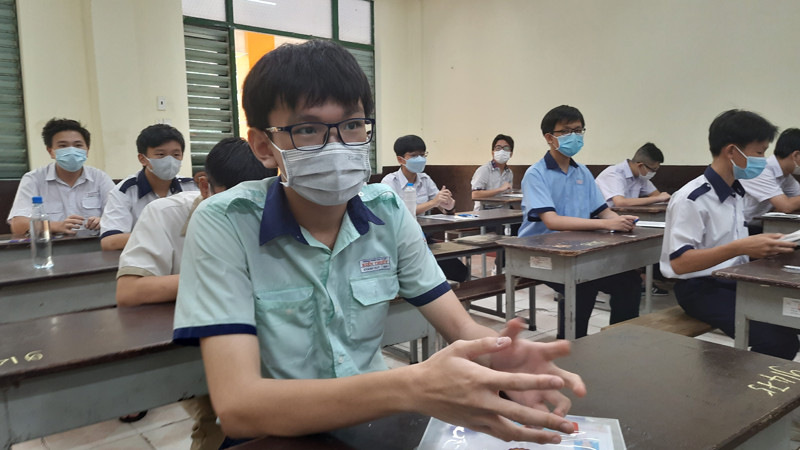 Thí sinh tham gia kỳ thi tuyển sinh lớp 10 công lập năm học 2023-2024 tại điểm thi Trường THPT Trưng Vương, quận 1, Thành phố Hồ Chí Minh
