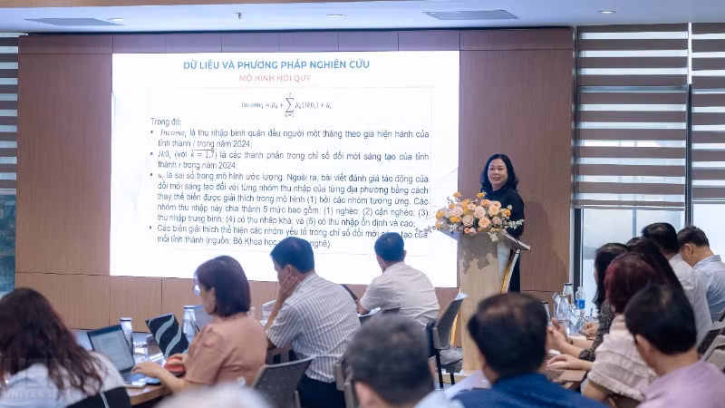 Chuyên gia thảo luận tại tọa đàm.