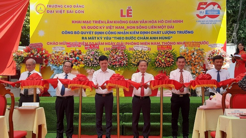 Nghi thức khai mạc triển lãm