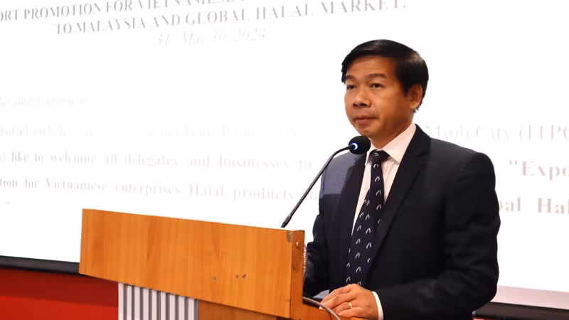 Ông Đào Minh Chánh, Phó Giám đốc Trung tâm Xúc tiến Thương mại và Đầu tư Thành phố Hồ Chí Minh phát biểu tại hội thảo.