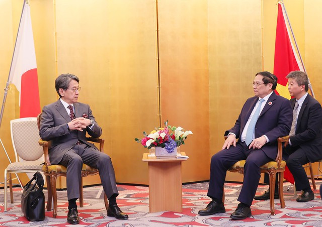Thủ tướng Phạm Minh Chính tiếp ông Maeda Tadashi, Chủ tịch Hội đồng quản trị Ngân hàng JBIC. (Ảnh: VGP/Nhật Bắc)