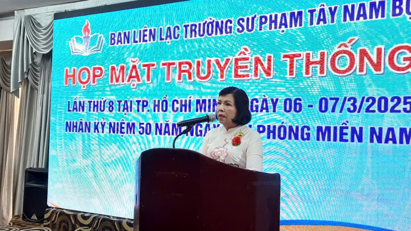 Nhà giáo Nhân dân, Tiến sĩ Đặng Huỳnh Mai phát biểu tại buổi gặp mặt.