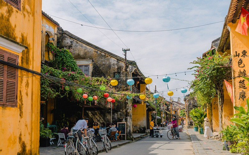 Những con đường nhỏ ở Hội An luôn được người dân giữ gìn xanh mát (Ảnh: Duy Hậu)