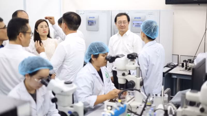 Đoàn công tác Ban Tuyên giáo và Dân vận Trung ương thăm các đơn vị trực thuộc Đại học Quốc gia Thành phố Hồ Chí Minh.