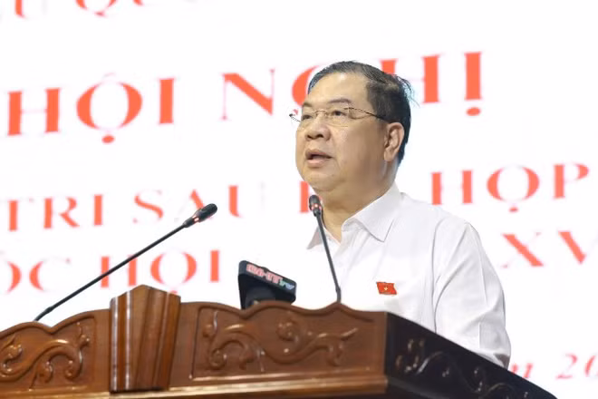 Đồng chí Phạm Gia Túc tiếp thu và đánh giá cao các nội dung phản ánh trách nhiệm và sát với thực tiễn của cử tri Hà Tĩnh.