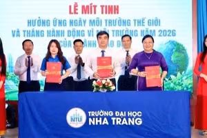 Lễ ký kết phối hợp triển khai các hoạt động giáo dục, tuyên truyền bảo vệ môi trường.
