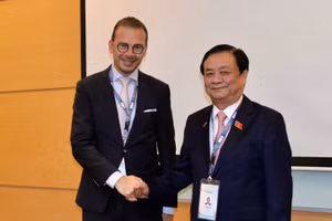 Phó Chủ tịch Quốc hội Lê Minh Hoan đã có cuộc gặp với Trưởng đoàn Nghị viện Châu Âu (EP) Wouter Beke.