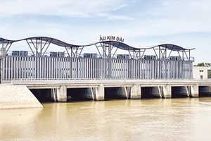 Âu Kim Đài là công trình thủy lợi được ví như “tấm van vàng” kiểm soát mặn và phục vụ tưới tiêu cho phía nam tỉnh Ninh Bình. (Ảnh: YẾN TRINH)