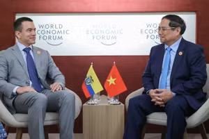 Thủ tướng Phạm Minh Chính và Tổng thống Ecuador Daniel Noboa. (Ảnh: NHẬT BẮC/VGP)