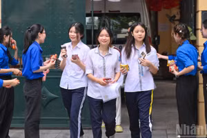 Thí sinh tại kỳ thi tuyển sinh vào lớp 10 của Hà Nội. (Ảnh: THẾ ĐẠI)