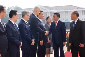 Lễ đón chính thức Thường trực Ban Bí thư Trần Cẩm Tú và Đoàn đại biểu cấp cao Việt Nam. (Ảnh: Phương Hoa/TTXVN)