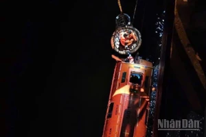 [Video] Cận cảnh tàu Việt Nam cứu 21 thuyền viên nước ngoài gặp nạn trên biển Trung Đông