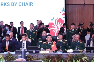 Đoàn đại biểu cấp cao Bộ Quốc phòng Việt Nam tại ADMM+ lần thứ 12. (Ảnh: Viên Luyến - TTXVN)