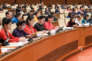 Đại biểu Quốc hội các tỉnh, thành phố dự phiên khai mạc Kỳ họp thứ 9, Quốc hội khóa XV. (Ảnh: DUY LINH-BÙI GIANG)