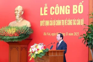 Trưởng Ban Tuyên giáo và Dân vận Trung ương Trịnh Văn Quyết phát biểu nhận nhiệm vụ. (Ảnh: ĐĂNG KHOA)