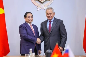 Thủ tướng Chính phủ Phạm Minh Chính gặp Thư ký Hội đồng An ninh Liên bang Nga Sergey Shoigu. (Ảnh: VGP/Nhật Bắc)