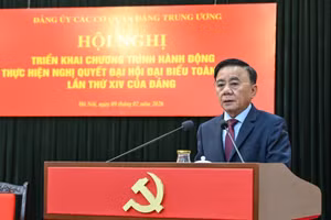 Đồng chí Trần Cẩm Tú, Ủy viên Bộ Chính trị, Thường trực Ban Bí thư, Bí thư Đảng ủy các cơ quan Đảng Trung ương phát biểu kết luận hội nghị. (Ảnh: DUY LINH)