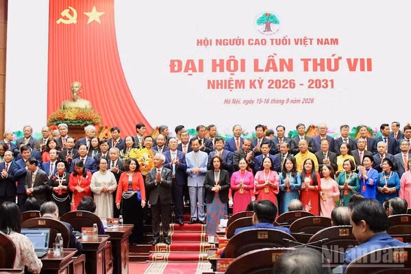 Ra mắt Ban Chấp hành Hội Người cao tuổi Việt Nam khóa VII, nhiệm kỳ 2026-2031. (Ảnh: NHẬT ANH)
