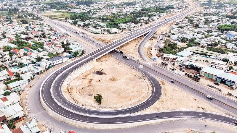 Hạ tầng chiến lược ngày càng được đầu tư đồng bộ, góp phần giúp thành phố Đồng Nai phát triển mạnh mẽ.