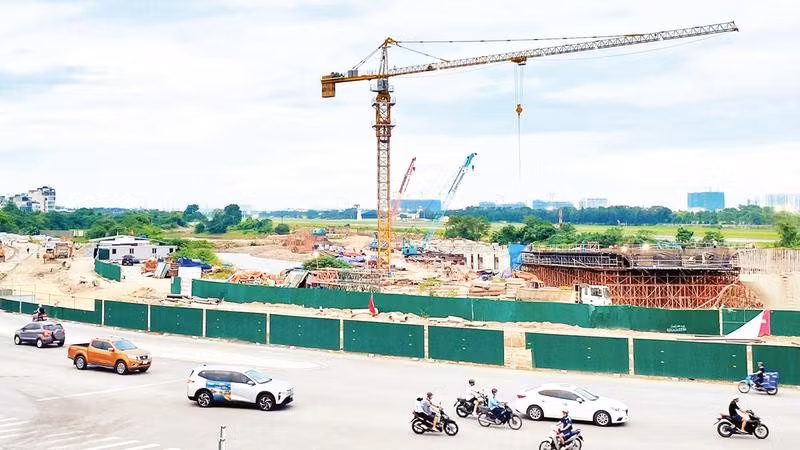 Dự án cầu Trần Hưng Đạo đang được tích cực thi công.